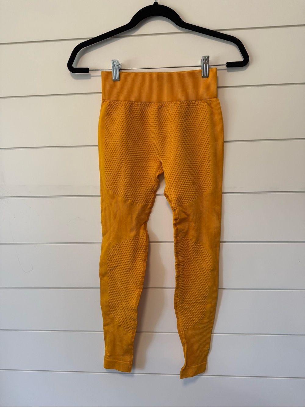 The Beginning Of… Seamless Textured Leggings - Sunflower Yellow Size L/XL bee